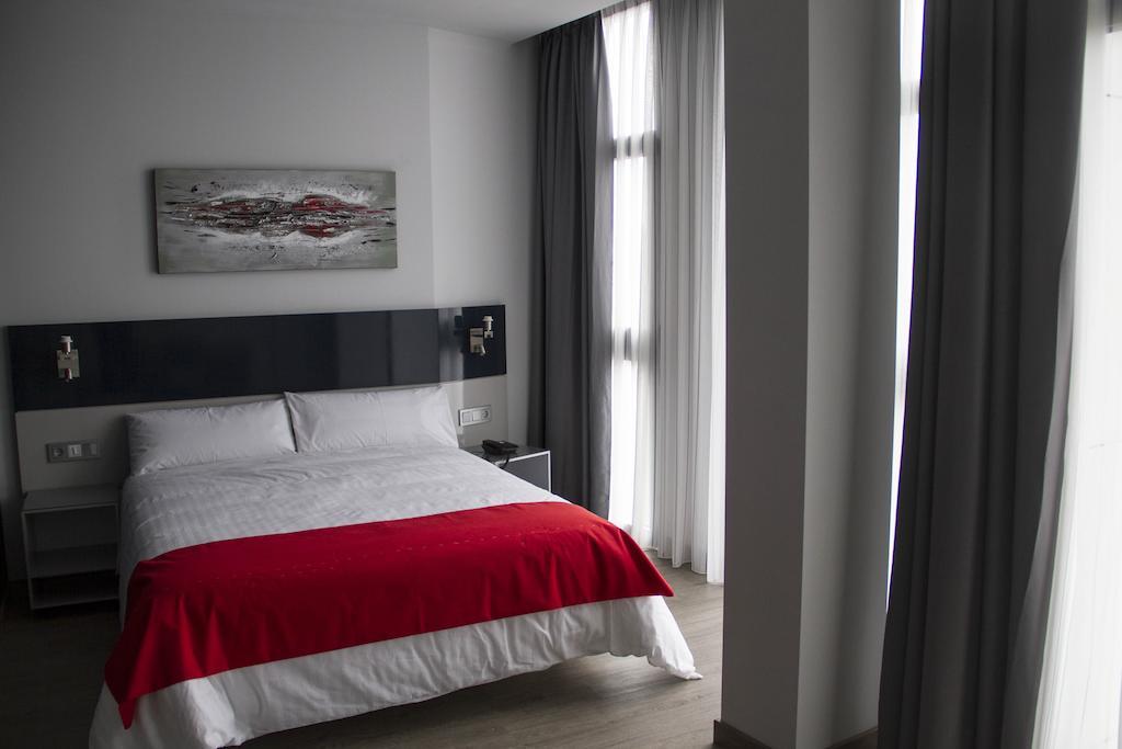Hotel Santa Eulalia Puertollano Oda fotoğraf